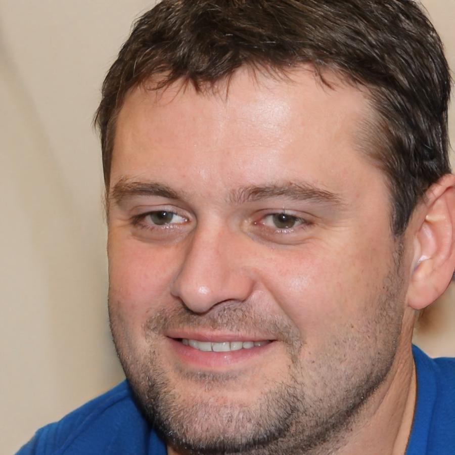 Kursleiter Tilman Beckmann erklärt Finanzthemen