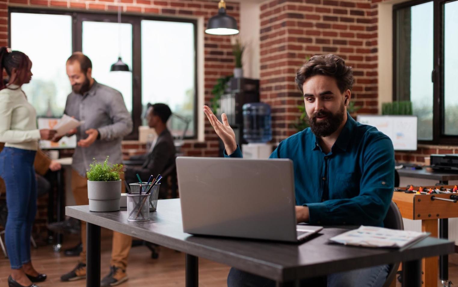 Modernes Büro mit angenehmer Arbeitsatmosphäre